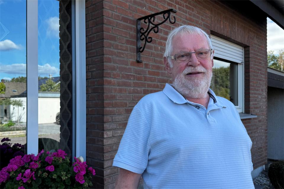 Manfred Jacob und seine Frau suchen eine Wohnung, ihr Haus ist ihnen zu groß geworden. Doch eine kleinere Wohnung finden sie nicht.