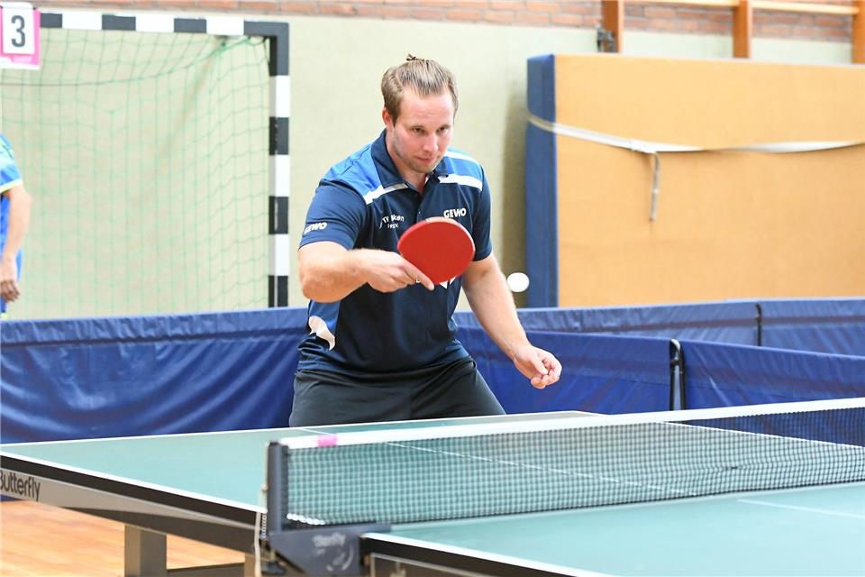 Mann des Abends beim TV Borken: Michel Hinricher holten im Einzel und im Doppel vier Punkte für die Gastgeber.