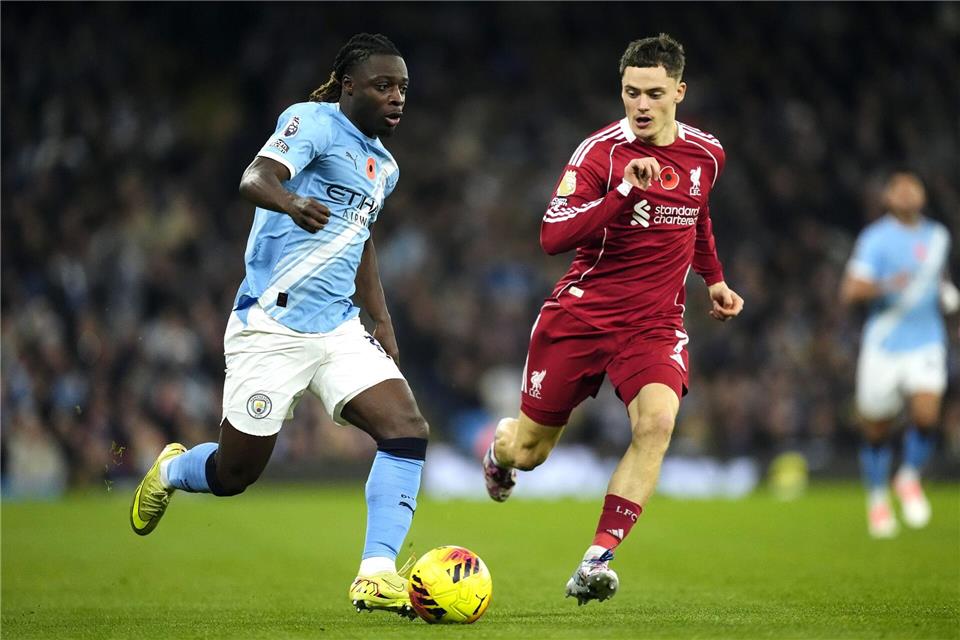 Mann des Spiels war Jeremy Doku (l), der auch das 3:0 für Man City erzielte.Nick Potts/PA Wire/dpa