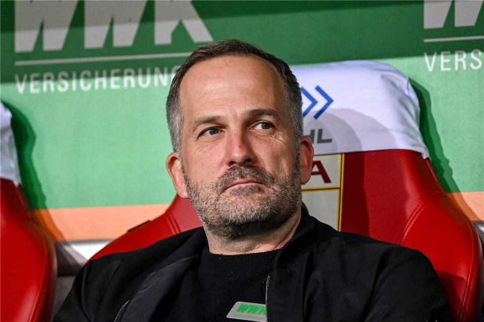 Manuel Baum betreut gegen Leverkusen den FC Augsburg zum 100. Mal in der Bundesliga. (Archivbild)Harry Langer/dpa