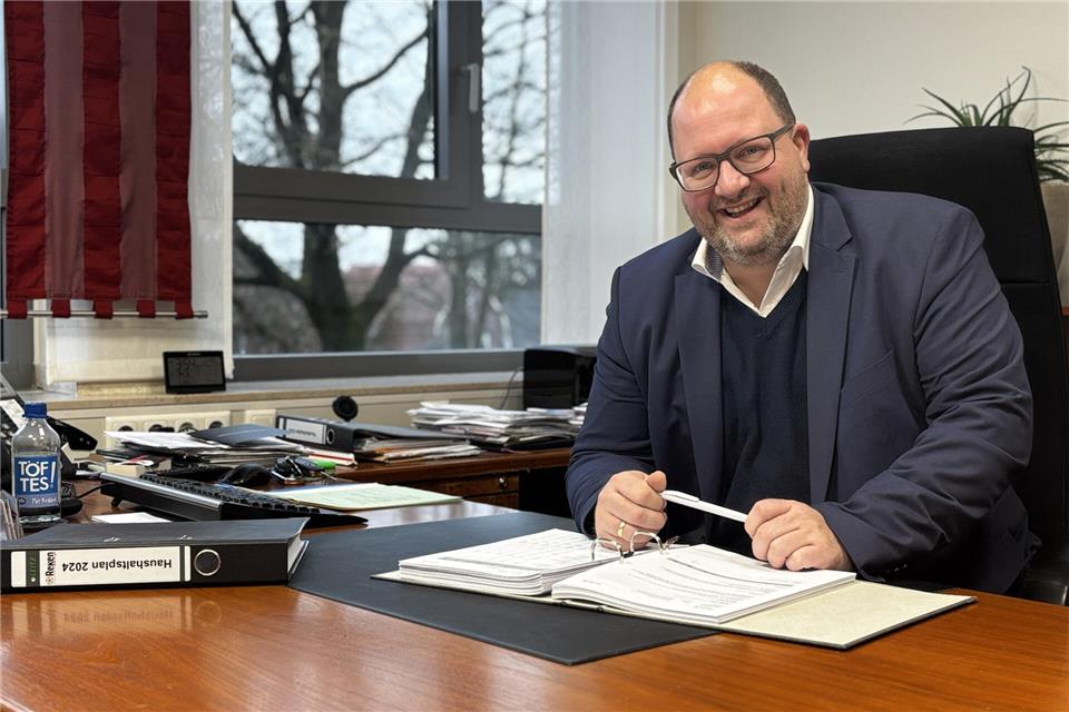 Manuel Deitert in seinem Büro. Er will erneut für das Bürgermeisteramt kandidieren.
