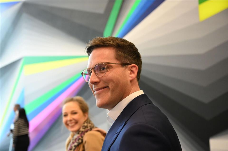 Manuel Hagel (CDU) nach den Koaltionsverhandlungen auf dem Weg zu einem Interview.Katharina Kausche/dpa