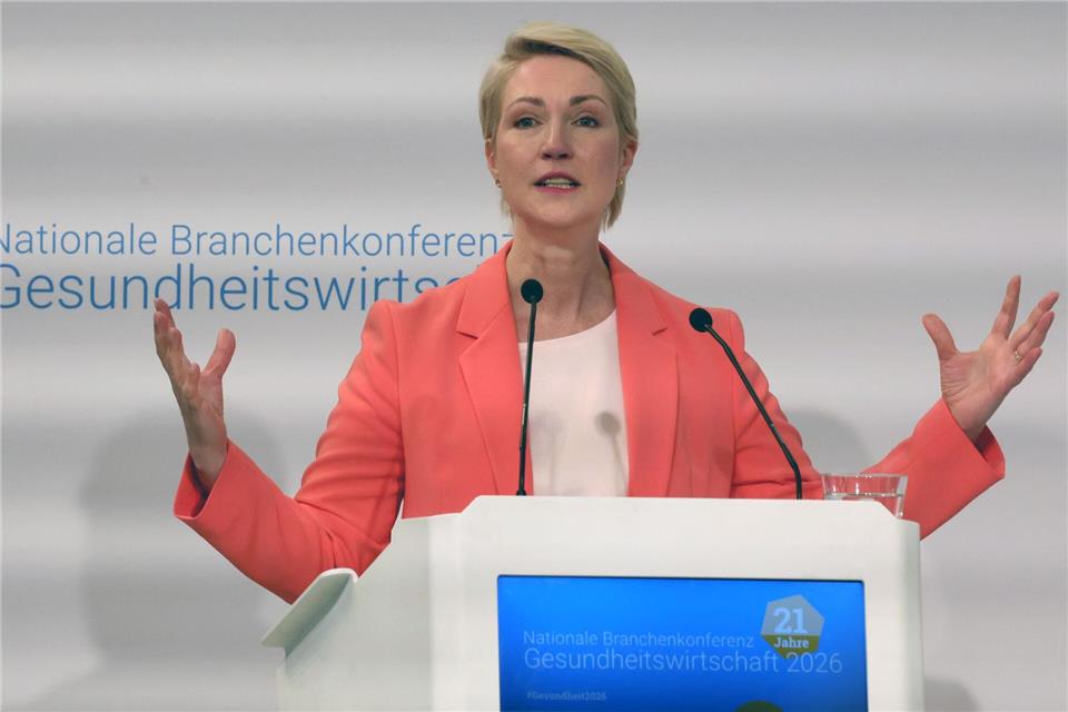 Manuela Schwesig (SPD) ist regelmäßig zu Gast bei der Branchenkonferenz.A7120 Bernd Wüstneck/dpa
