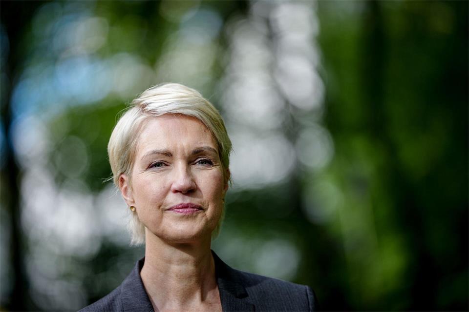 Manuela Schwesig will mit anderen Ministerpräsidenten und dem Bundeskanzler über Reformen beraten. Kay Nietfeld/dpa