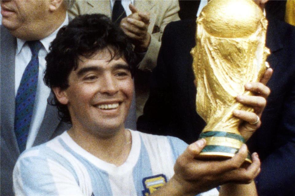 Maradona gewann mit Argentinien die Fußballweltmeisterschaft 1986 in Mexiko. (Archivbild)---/dpa