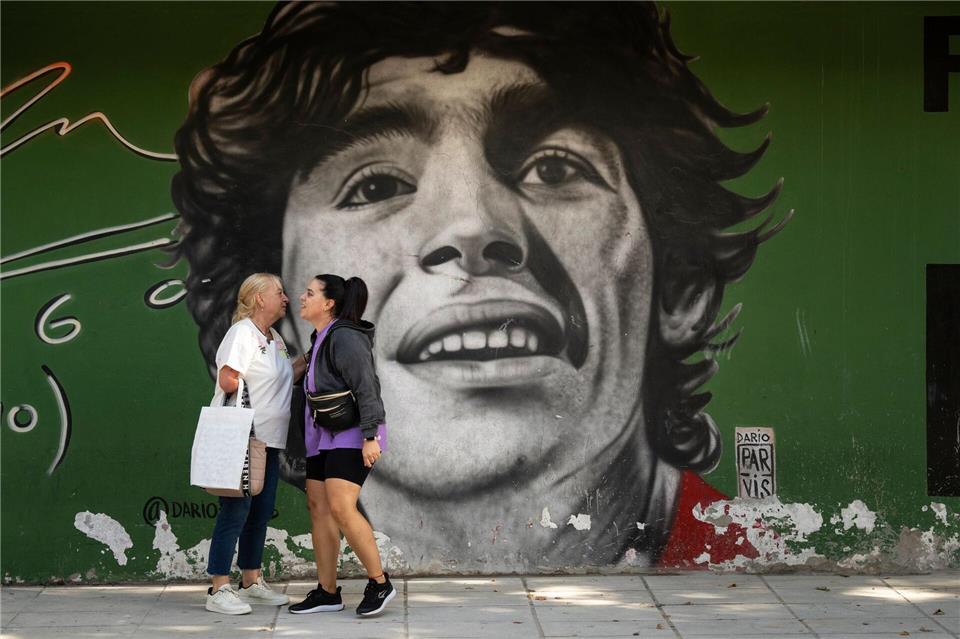 Maradonas Pfleger und Ärzte sollen bei der Behandlung schwere Fehler gemacht haben. (Archivbild)Rodrigo Abd/AP/dpa