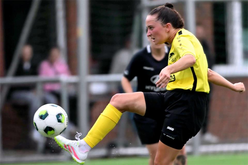 Marbecks Theresa Rekers erzielte gegen den SSV Rhade II ihren dritten Saisontreffer und holte noch einen Elfmeter heraus, den Kathrin Müller allerdings nicht im Tor unterbringen konnte.