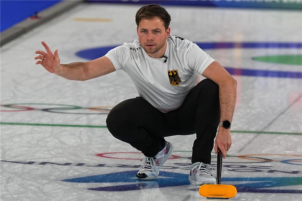 Marc Muskatewitz und die deutschen Curler hatten keine Chance mehr auf das Olympia-Halbfinale. Fatima Shbair/AP/dpa