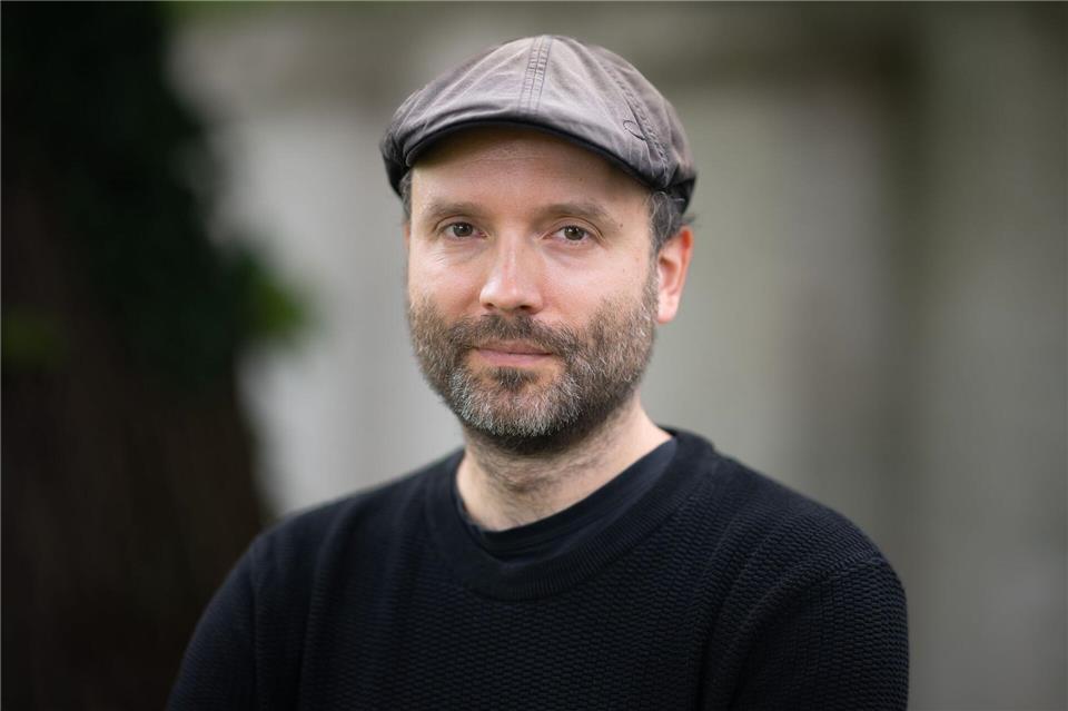Bestseller-Autor Kling: Erster Soloauftritt war Ein-Euro-Job Marc-Uwe Kling ist unter anderem bekannt für „Die Känguru-Chroniken“ und „Das NEINhorn“. Sebastian Gollnow/dpa