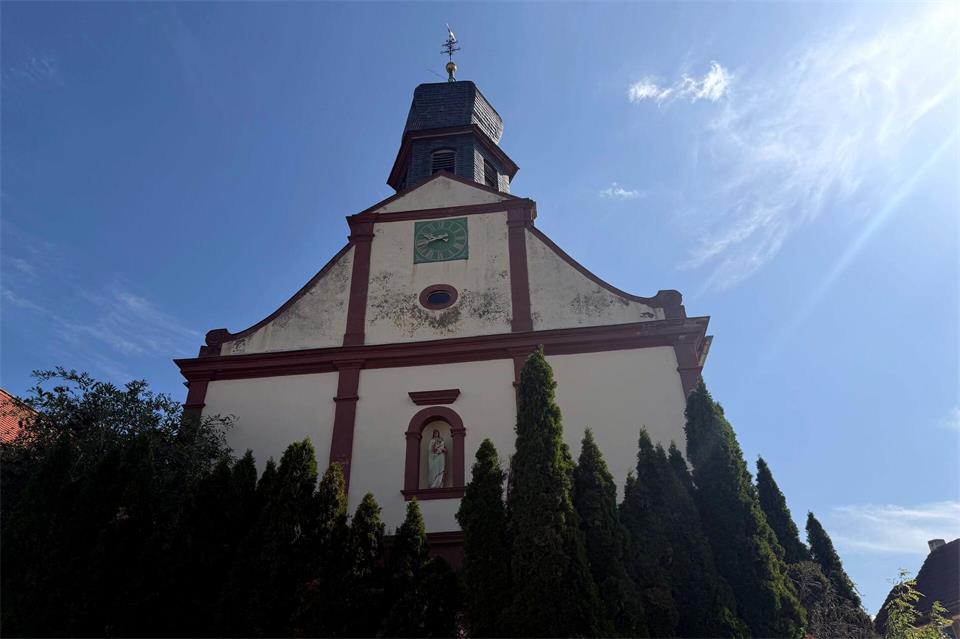 Marcel Bender hat in der Kirche ein neues Domizil für sich gefunden.Oliver Pietschmann/dpa