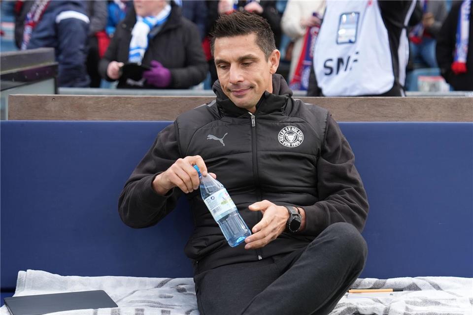 Marcel Rapp steht erstmals in seiner Kieler Zeit in der Kritik. (Archivfoto)Marcus Brandt/dpa