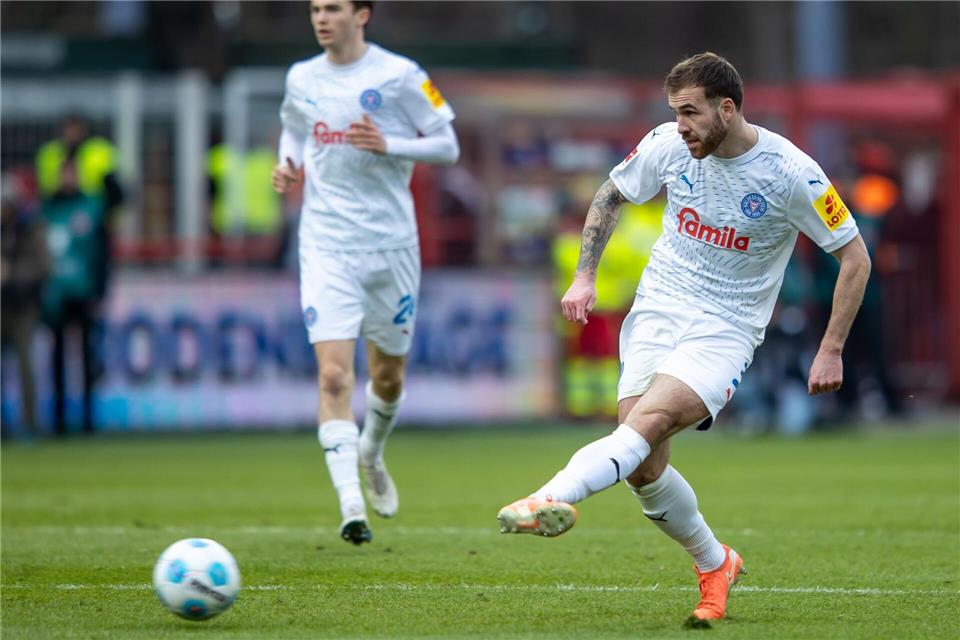 Marco Komenda verlässt Holstein Kiel in Richtung Polen. Andreas Gora/dpa