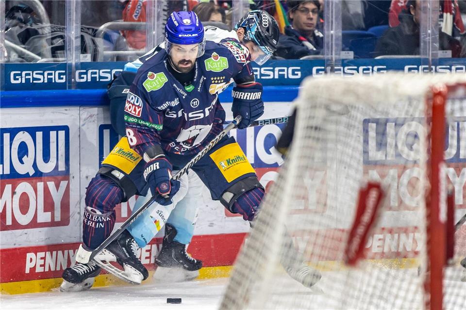 Marco Nowak hängt die Schlittschuhe an den Nagel. (Archivbild)Andreas Gora/dpa