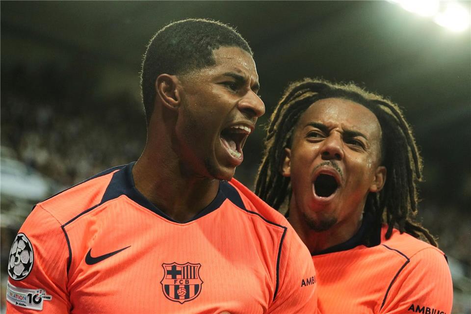 Flick vermiest Woltemades Königsklassen-Debüt - City siegt Marcus Rashford (links) traf doppelt für den FC BarcelonaJon Super/AP/dpa