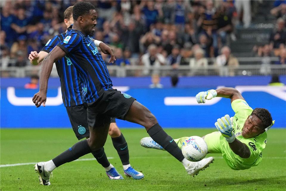 Marcus Thuram (l) traf für Inter Mailand und löste Meister-Jubel aus. Luca Bruno/AP/dpa