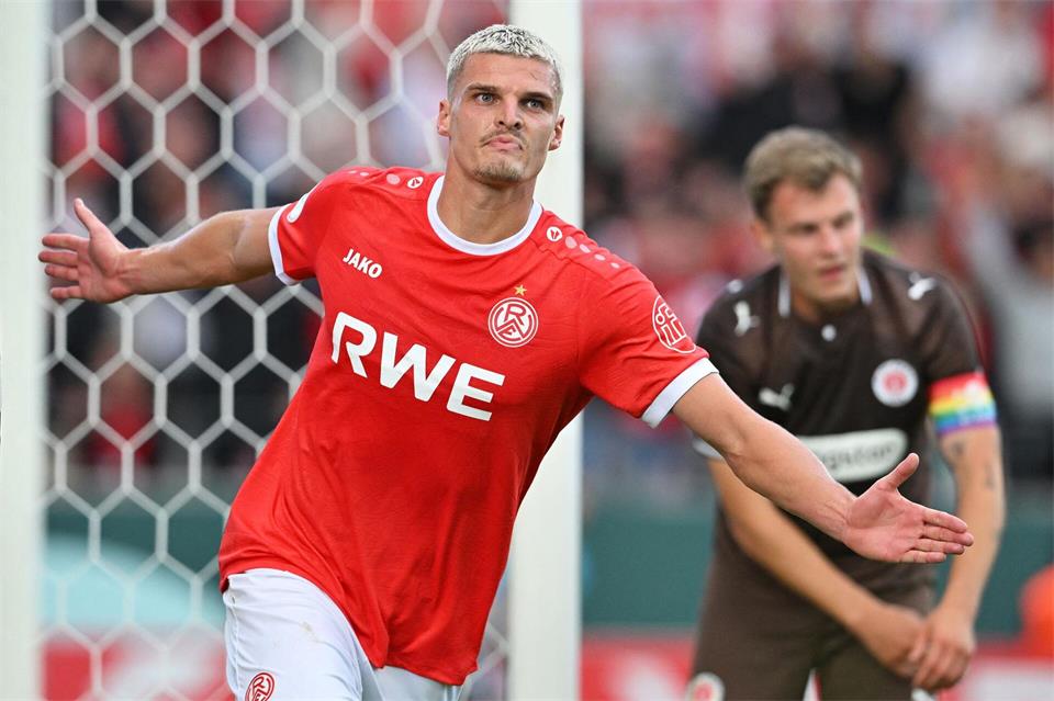 Marek Janssen traf gegen St. Pauli zur 1:0-Führung.Anke Waelischmiller/dpa