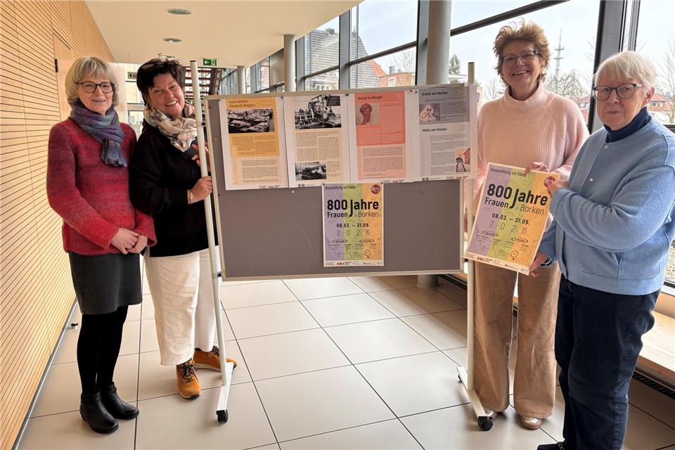 Margarethe Kannengießer, Elisabeth Niermann, Dr. Elke Vieth und Anna-Maria Berg (von links) bereiten derzeit eine Ausstellung über Lebenswege Borkener Frauen vor.