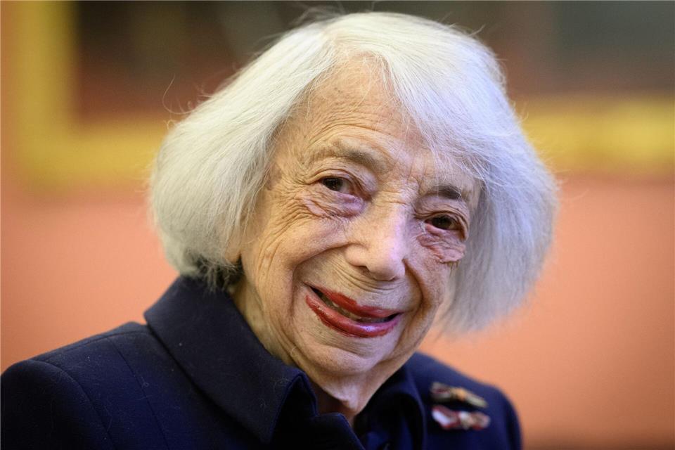 Margot Friedländer überlebte das Konzentrationslager Theresienstadt, ging in die USA - und kam mit Ende 80 zurück in ihre alte Heimat. (Archivbild)Bernd von Jutrczenka/dpa