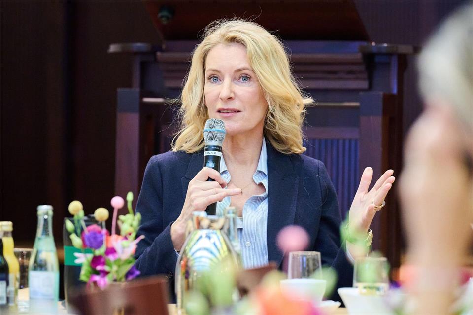 Maria Furtwängler bei der Vorstellung der Studie in der Bayerischen Landesvertretung in Berlin. 2016 gründete Furtwängler mit ihrer Tochter Elisabeth die Stiftung „MaLisa“, die sich für die Gleichberechtigung von Frauen einsetzt. Annette Riedl/dpa