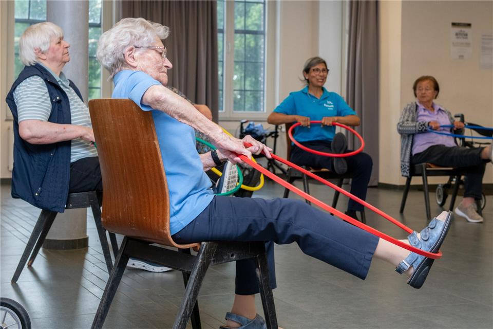 Maria Kettler hält sich auch mit 100 Jahren fit.