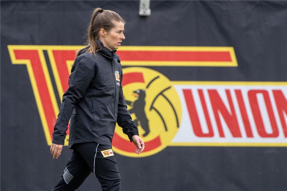 Marie-Louise Eta schreibt im deutschen Fußball Geschichte. (Archivbild)Matthias Koch/dpa