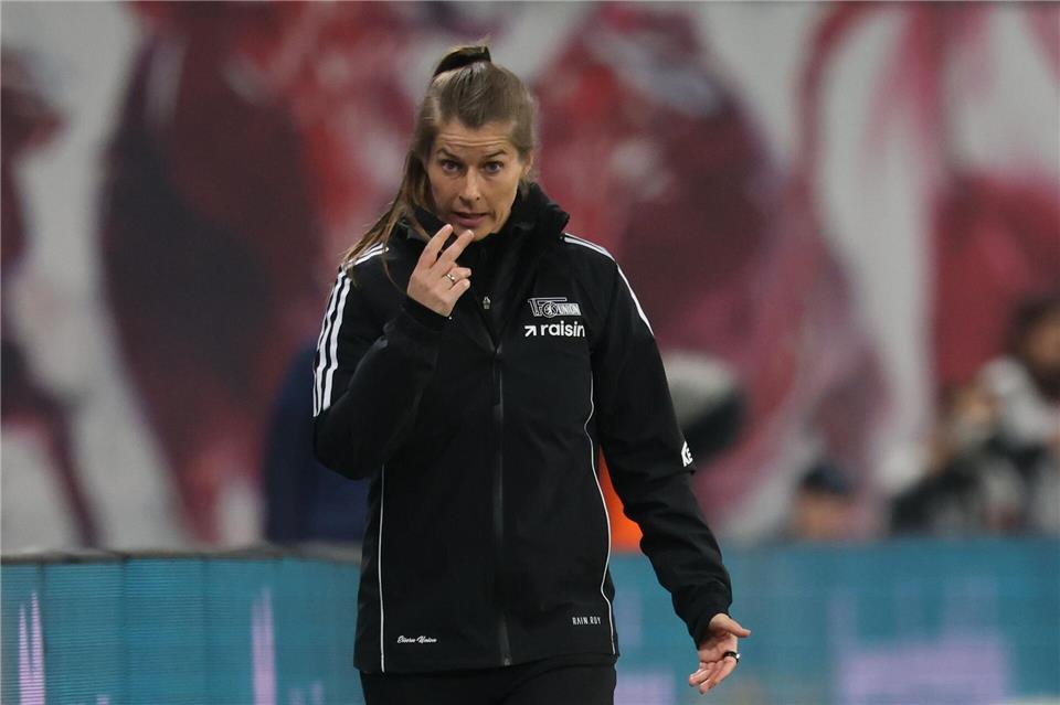 Marie-Louise Eta wartet weiter auf die ersten Punkte als Cheftrainerin des 1. FC Union Berlin.Jan Woitas/dpa