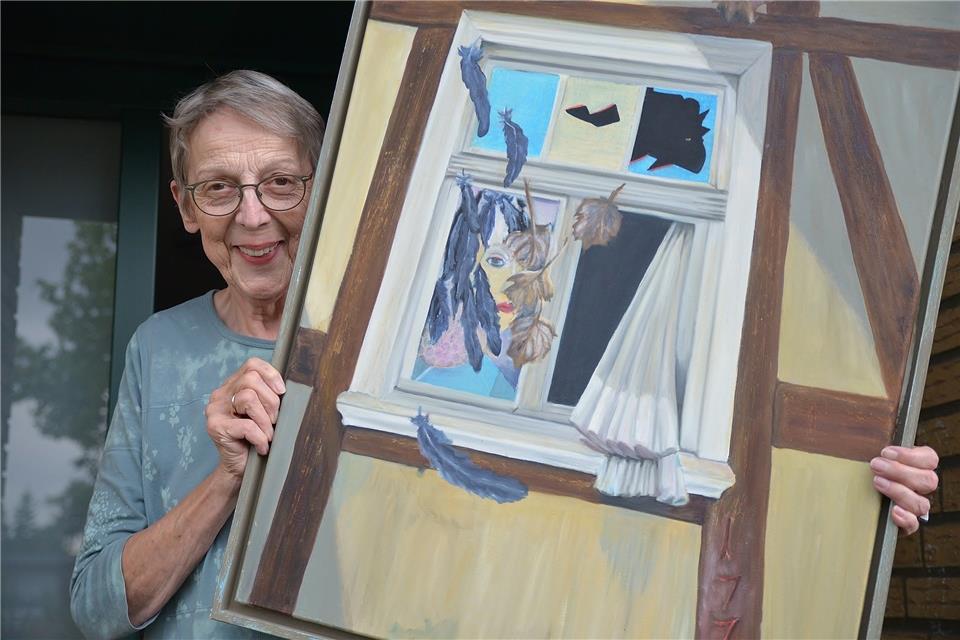 Marie-Luise Stötzel mit ihrem Bild „Sehnsucht“.