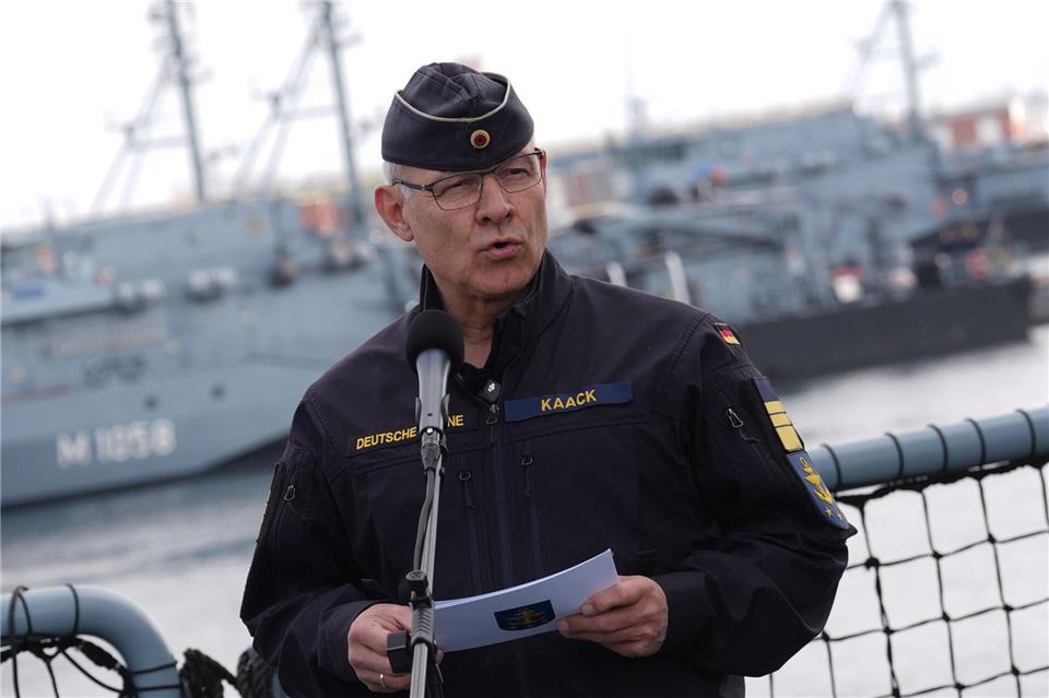 Marineinspekteur Kaack sieht seine Kräfte für einen möglichen Anti-Minen-Einsatz in der Straße von Hormus gerüstet.Marcus Brandt/dpa