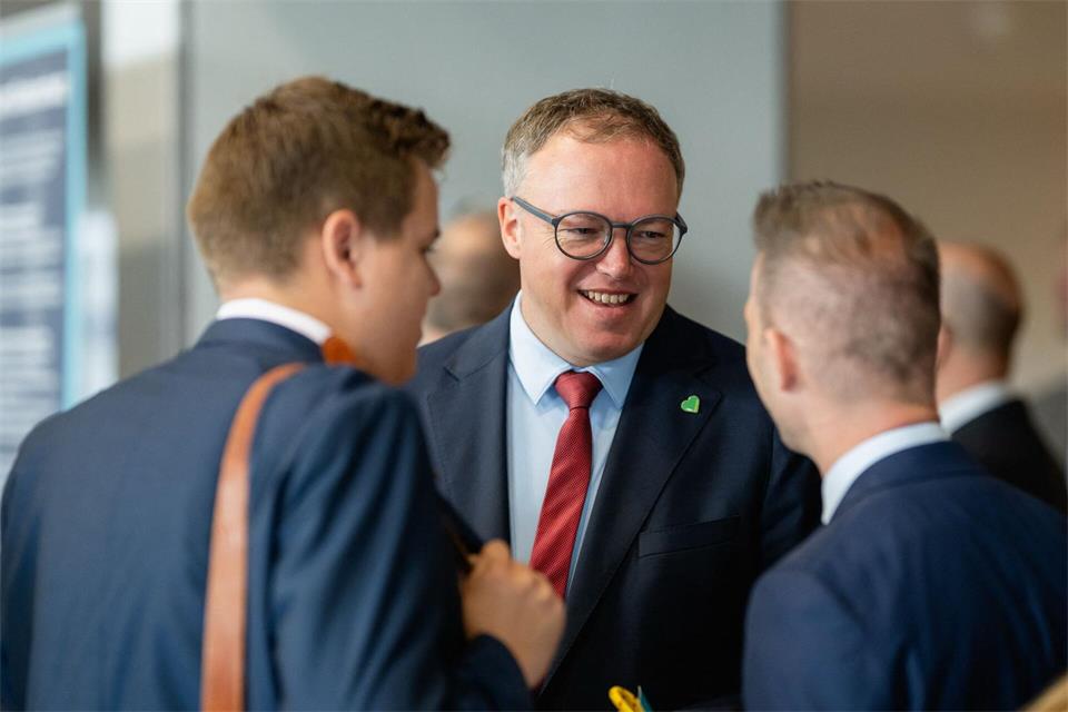 Mario Voigt stellt sich der Wiederwahl als CDU-Chef in Thüringen. Jacob Schröter/dpa