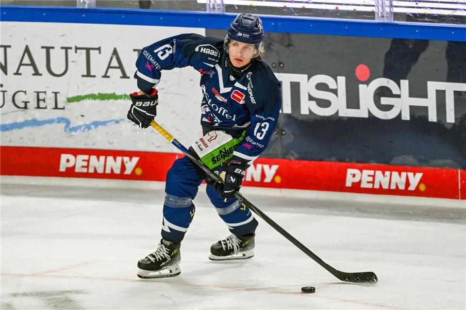 Mario Zimmermann bleibt den Straubing Tigers erhalten. (Archivbild)Armin Weigel/dpa