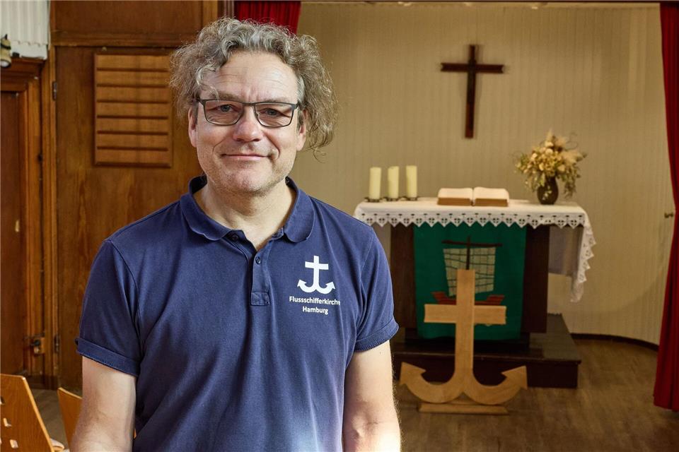 Mark Möller ist der Diakon der Flussschifferkirche.Georg Wendt/dpa