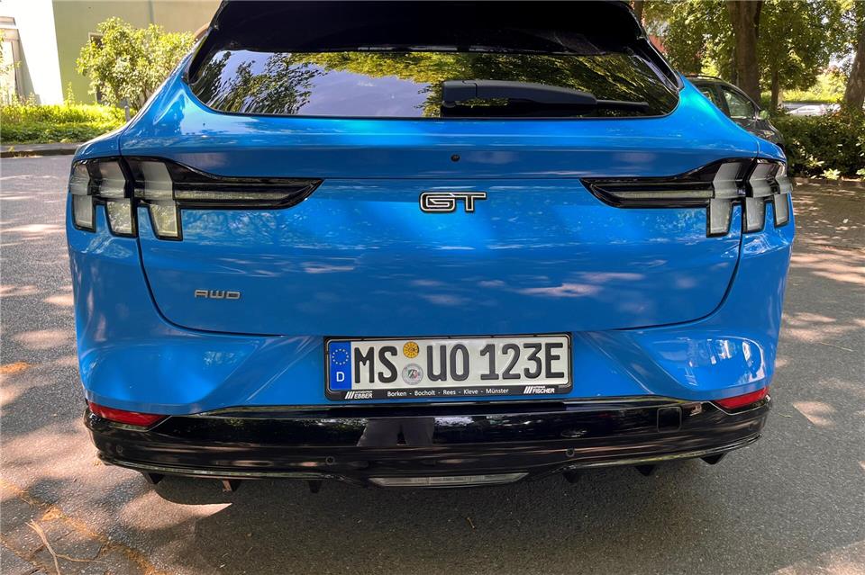 Markante Heckpartie mit den typischen Mustang-Rückleuchten in neuem Design.