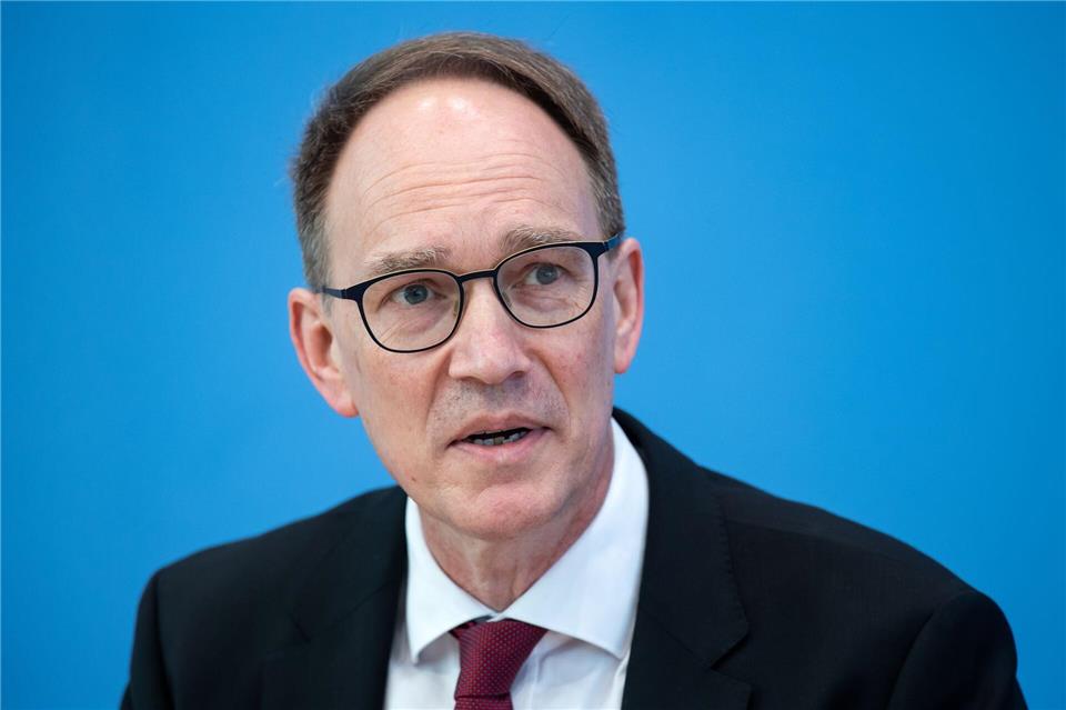 Marketing-Experte Peter Kenning sieht mehrere Motive hinter den Gratis-Aktionen. (Archivbild)Bernd von Jutrczenka/dpa