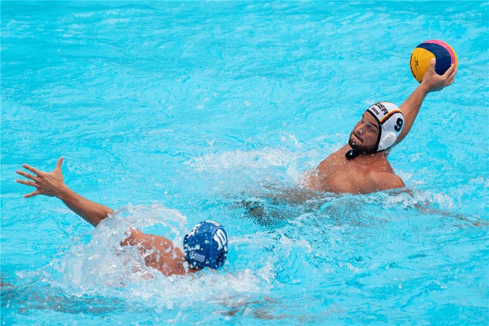 Zweite Niederlage: Spandau verpasst Champions League Marko Stamm (r) konnte die Niederlagen nicht abwenden. (Archivbild)Bernd Thissen/dpa