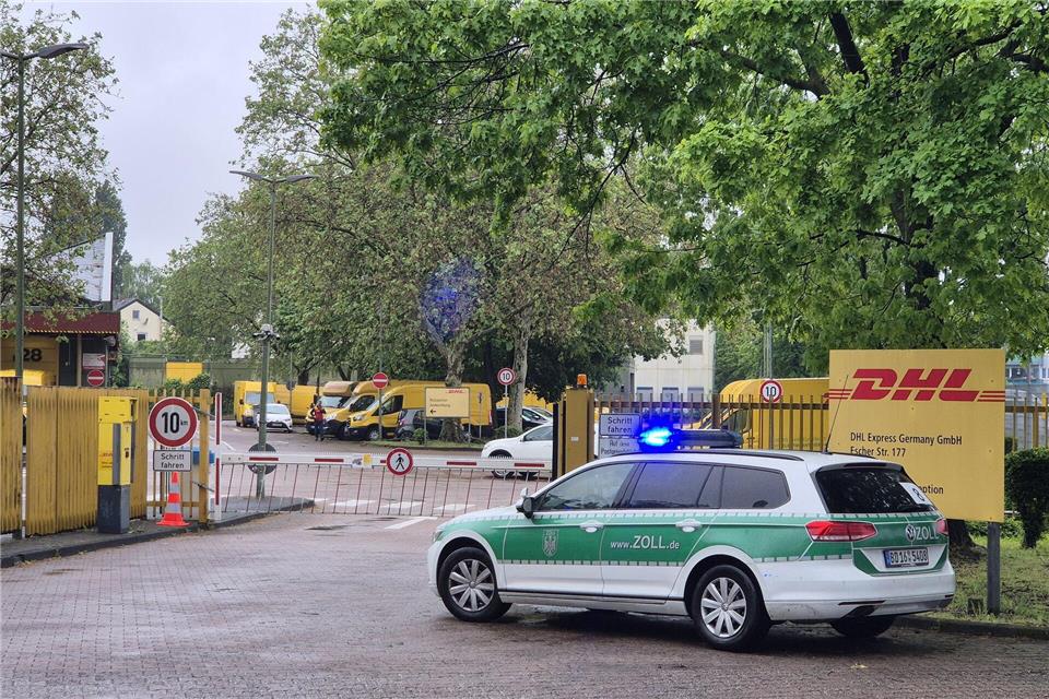 Marktführer DHL setzt zwar nur recht wenig auf Subunternehmer, trotzdem nahmen Zöllner auch den Bonner Logistiker unter die Lupe.-/dpa