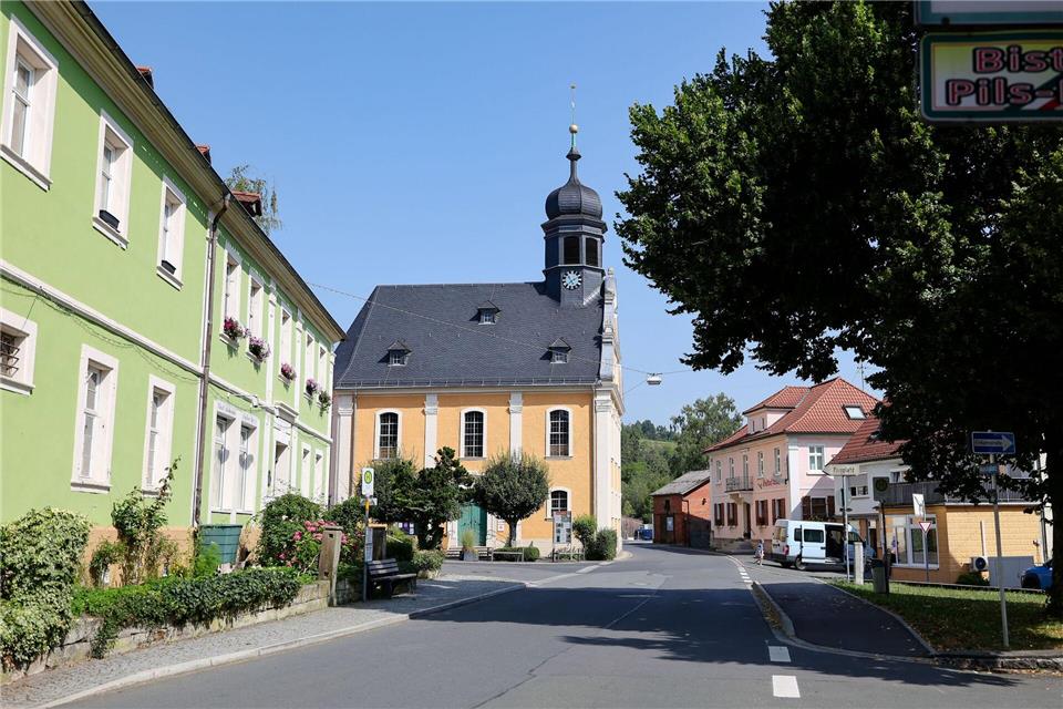 Mariä Himmelfahrt - kein Feiertag für alle Marktrodach im Landkreis Kronach bekommt einen Feiertag. Daniel Löb/dpa