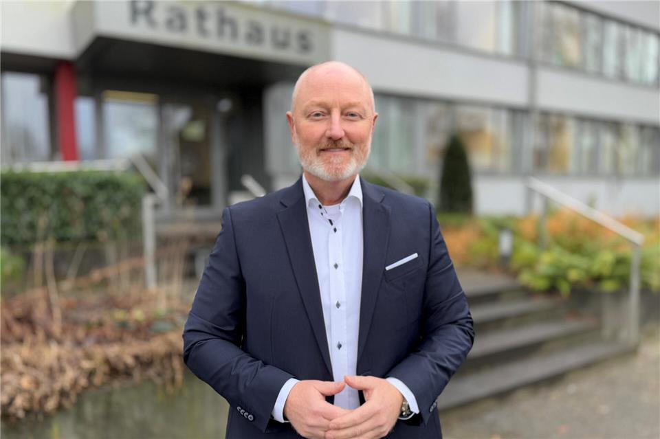 Markus Lask vor dem Südlohner Rathaus.