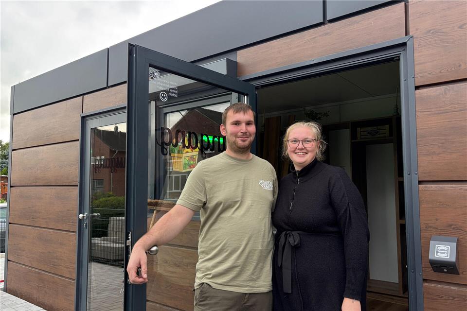 Marbecks Dorflädchen öffnet am 13. September Markus Limberg und Lara Schöneberg eröffnen das Dorflädchen am 13. September.