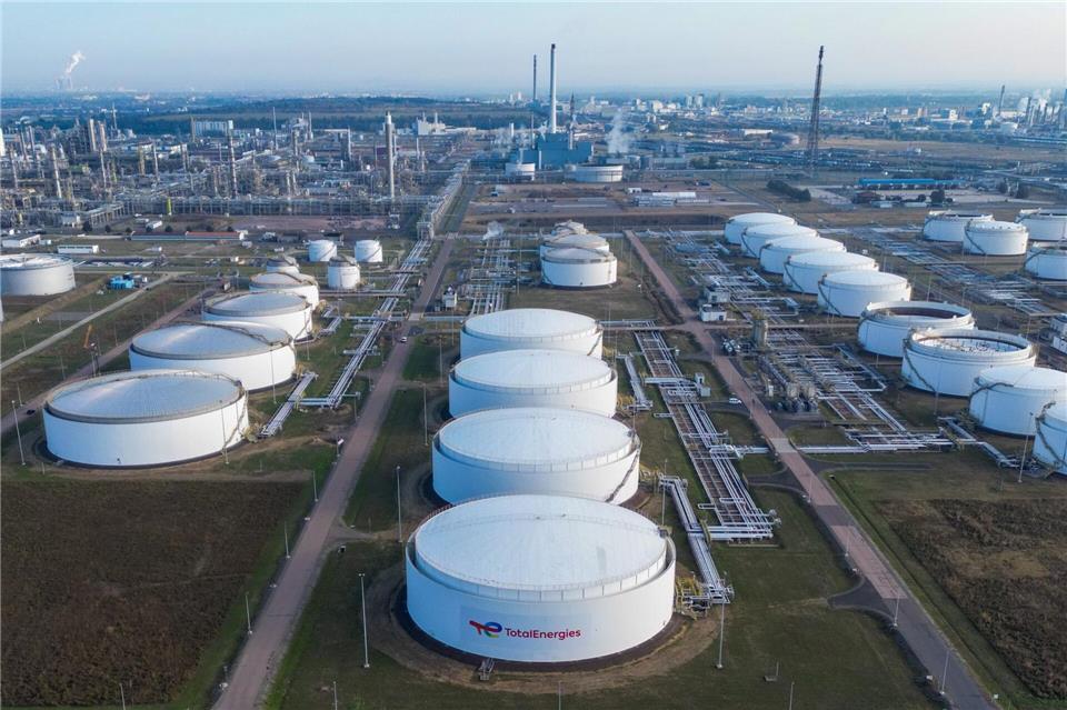 Martin Naundorf von der InfraLeuna GmbH warnt vor steigenden Energiepreisen durch den geplanten EU-Importstopp für russisches Erdgas (Archivbild)Jan Woitas/dpa