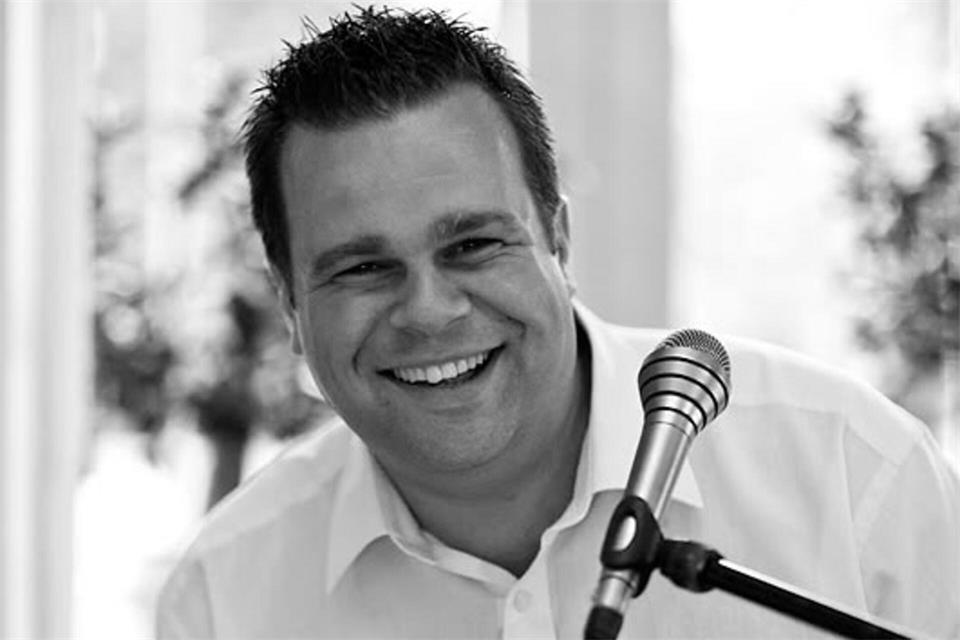 Martin Quint Mölleken macht bei der nächsten Station der Sommerlaune auf Preens Hoff Musik.