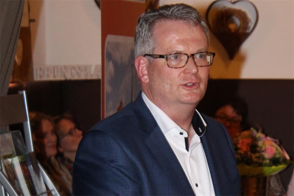 Martin Tesing hat sich der Versammlung vorgestellt.