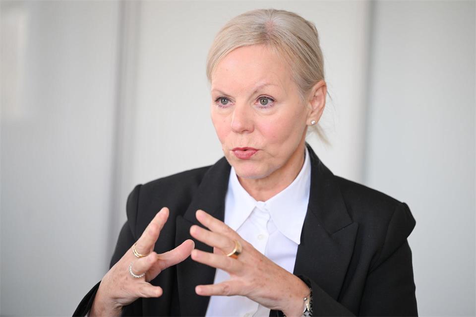 Martina Musati: Spürbare Folgen für junge Menschen und Langzeitarbeitslose. (Archivbild)Bernd Weißbrod/dpa