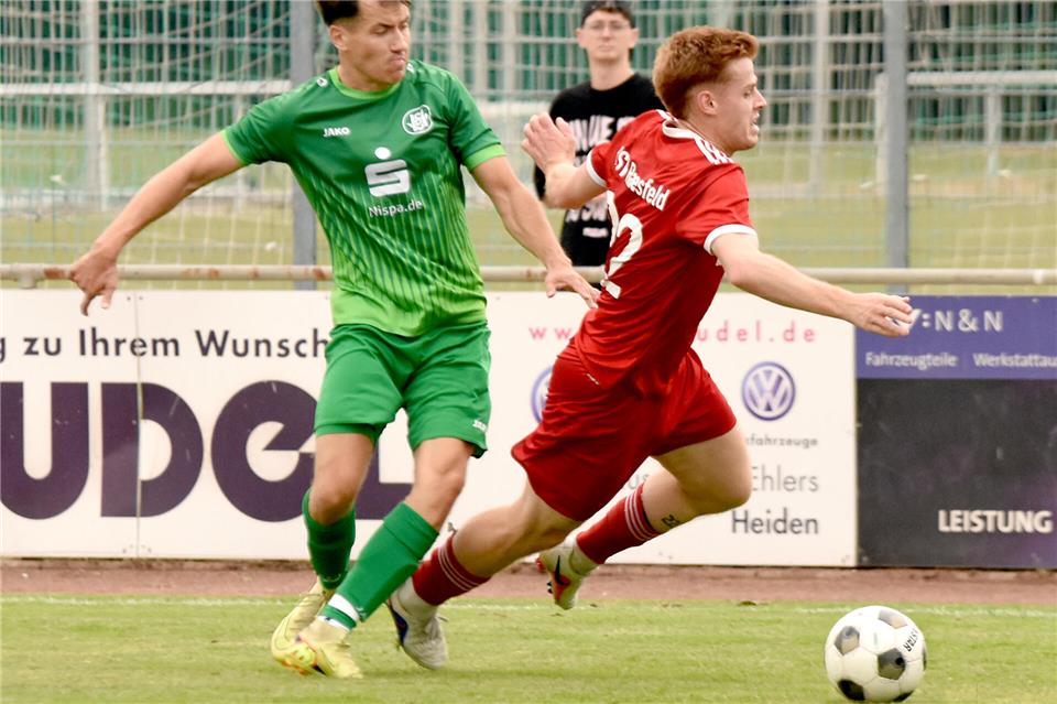 Maßgeblich am Sieg gegen den Hamminkelner SV beteiligt: TSV-Offensivmann Julian Kortstegge (rechts) bereitete den Ausgleich vor und traf selbst zum zwischenzeitlichen 2:1.