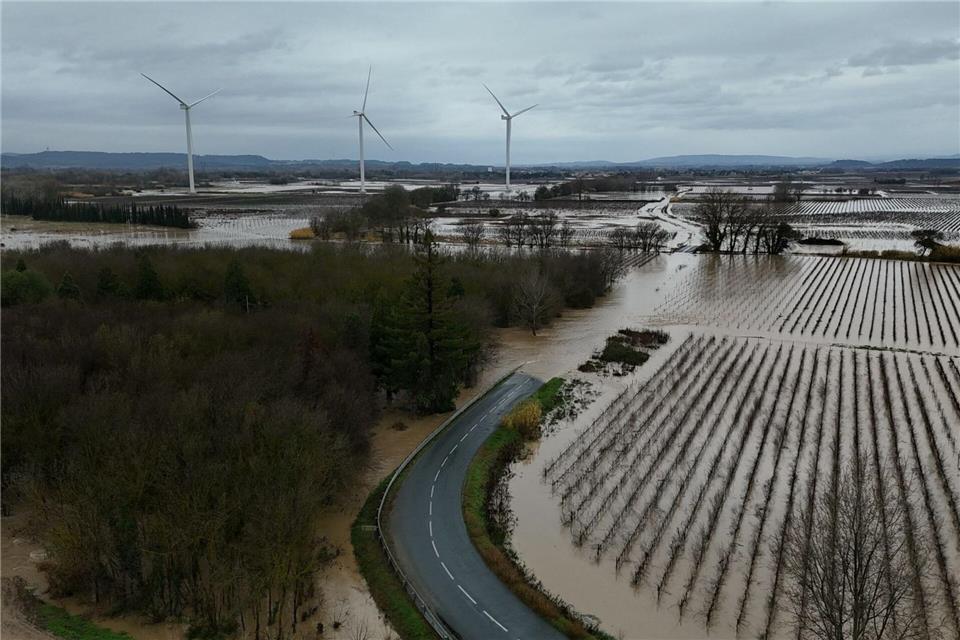 Massive Regenfälle haben in Südfrankreich für Überflutungen und Behinderungen geführt.Lionel Bonaventure/AFP/dpa