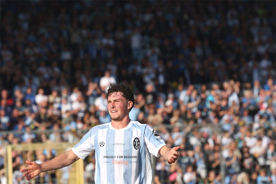 Matchwinner beim ersten 1860-Heimsieg der neuen Saison: Lance Fiedler. (Archivbild)Karl-Josef Hildenbrand/dpa