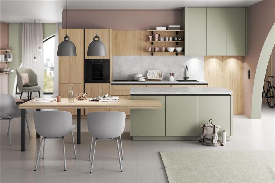 Material- und Farb-Mix erwünscht - die Kombination verschiedener Materialien bewirkt, dass die Küche gemütlich und hell wirkt.AMK/dpa-tmn