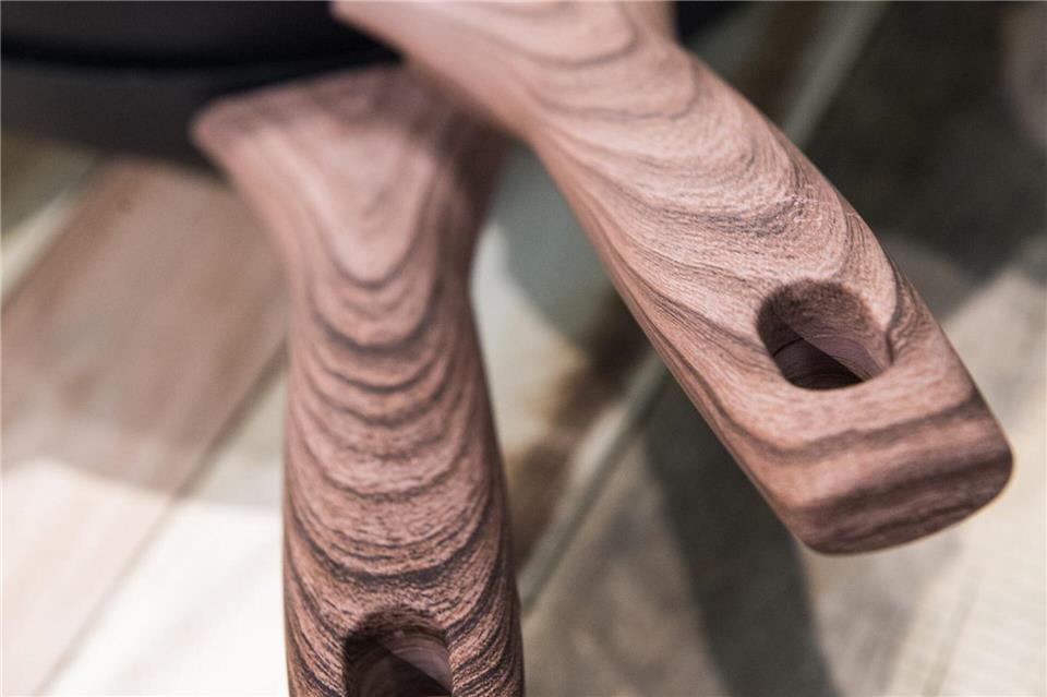 Materialschonend: Ist der Griff der Pfanne etwa aus Holz, spült man lieber mit der Hand.Franziska Gabbert/dpa-tmn