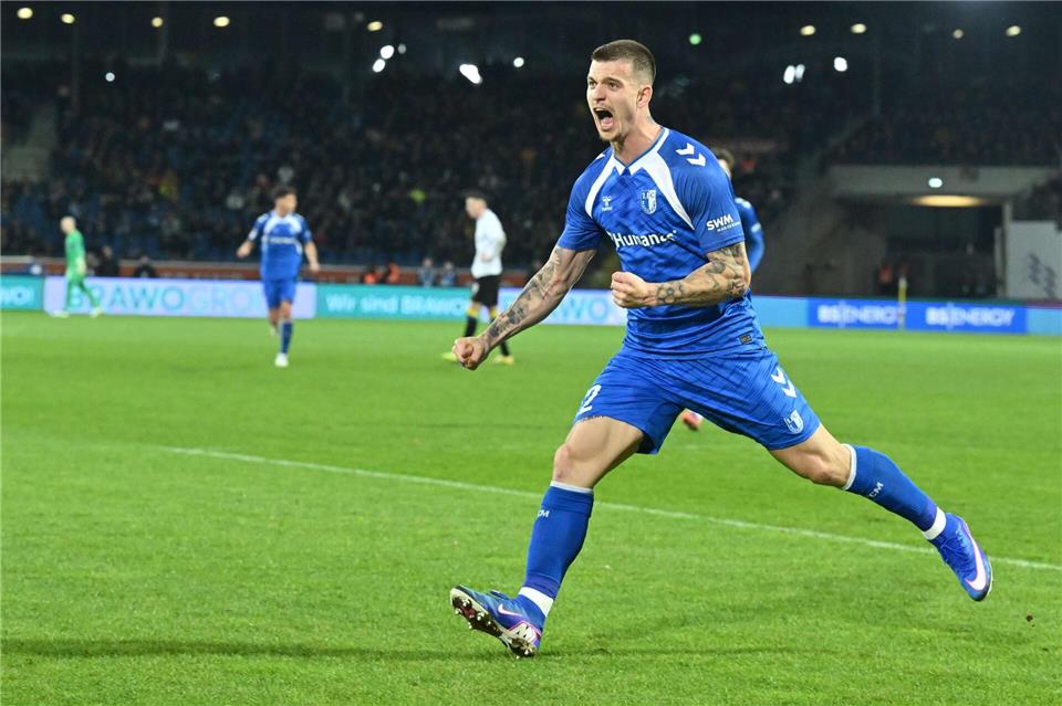 Mateusz Zukowski entwickelt sich zum TorgarantenSwen Pförtner/dpa