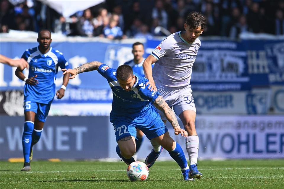 Mateusz Żukowski war erneut bester Magdeburger auf dem Feld. Swen Pförtner/dpa