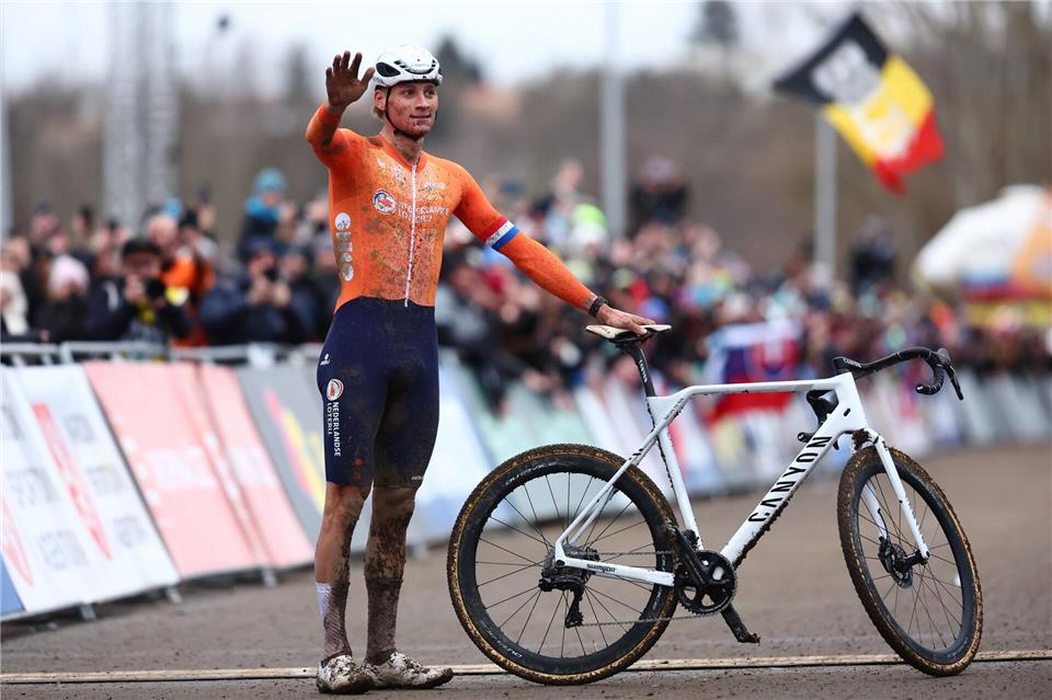Mathieu van der Poel ist alleiniger Rekordweltmeister. (Archivbild)David Pintens/belga/dpa